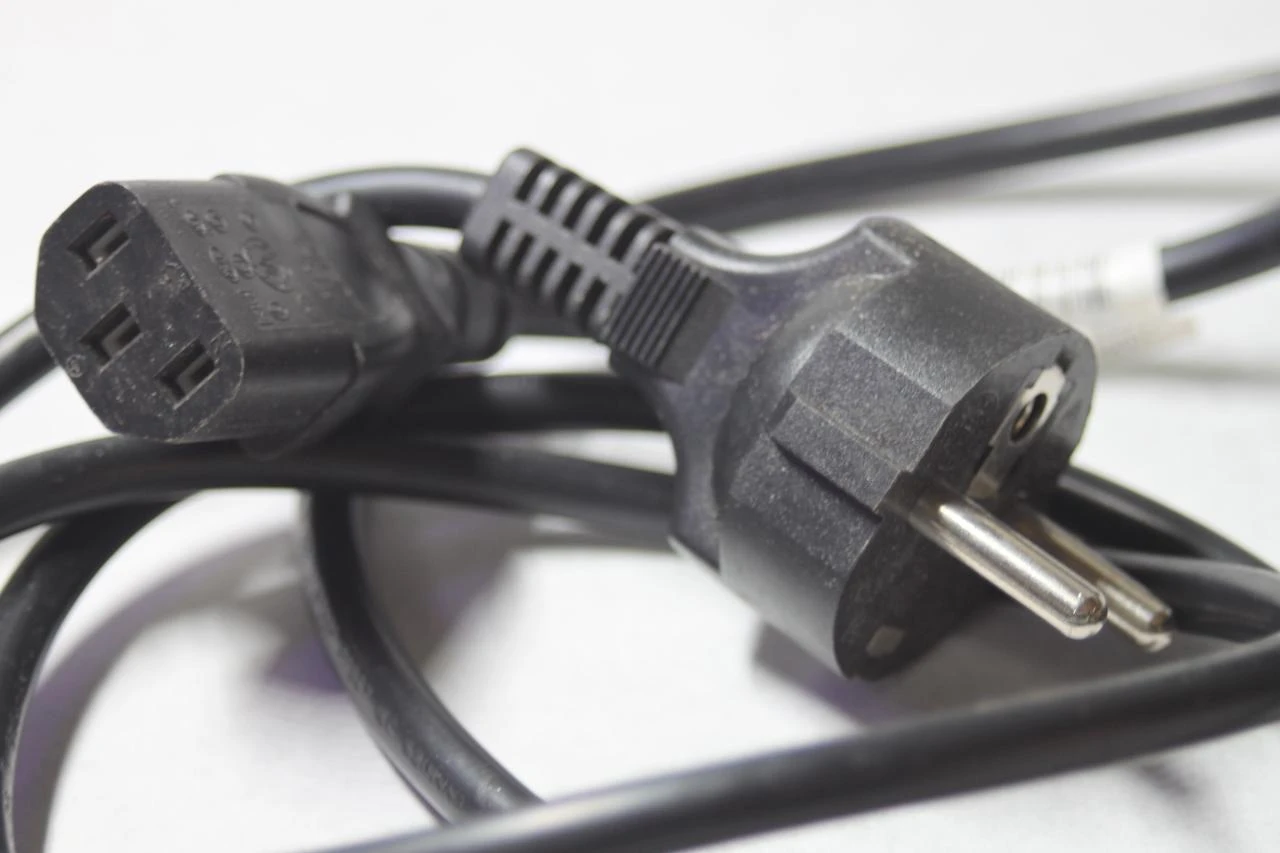 Câble Cordon d'alimentation PC Secteur connecteur droit 170 cm